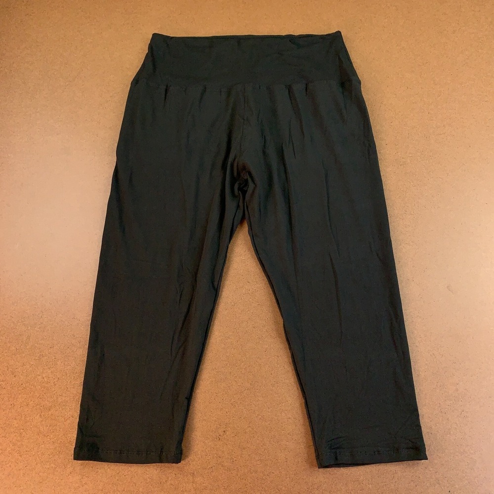 GayHay Women's Plus Size OSFM Black Super Soft Hight Waisted Capri Leggings NWT